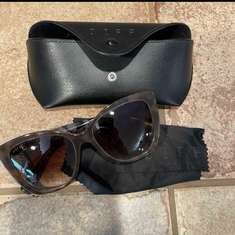 Diff Sunglasses - image 1